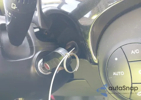 2012 Fiat 500 Lounge z USA, uszkodzony, nr VIN 3C3CFFCR4CT110571